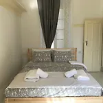 Efe'li Konak Alacati Ildiri