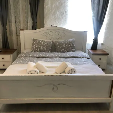 Efe'li Konak Alacati * Ildiri