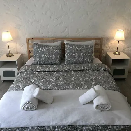 Efe'li Konak Alacati * Ildiri