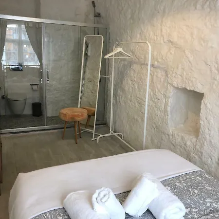 Efe'li Konak Alacati Ildiri