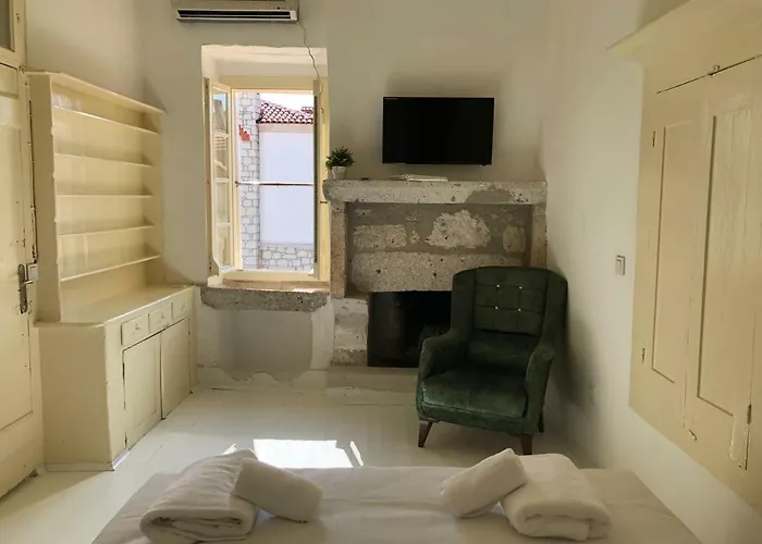 Efe'li Konak Alaçati Otel *