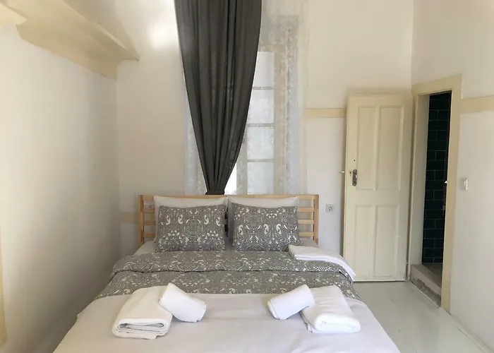 Efe'li Konak Alaçati * Ildır